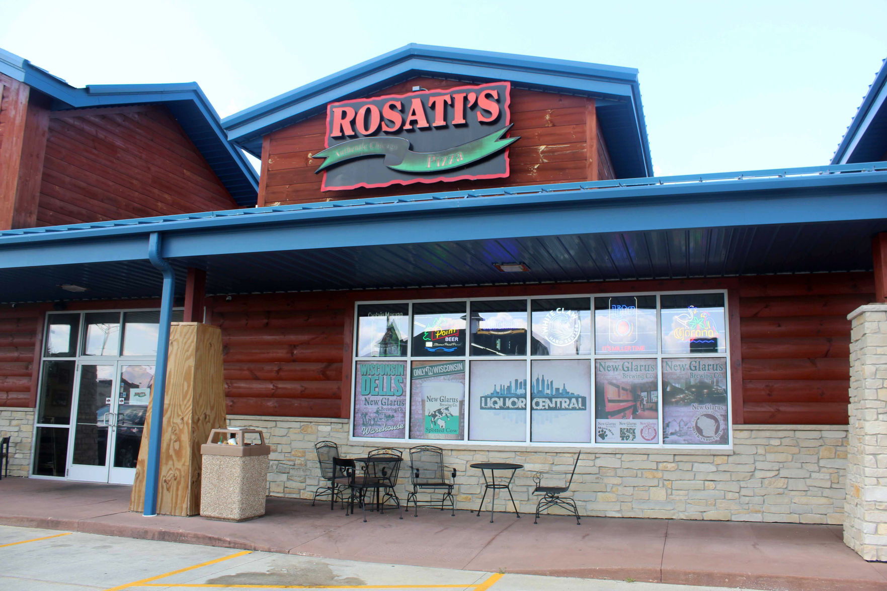 Rosati's Pizza Wisconsin Dells outside